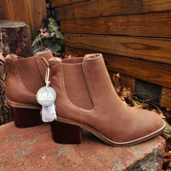 Mia Brown Soft Suede Anatomic Contoured Footbed Boots Size 9 - Picture 1 of 4